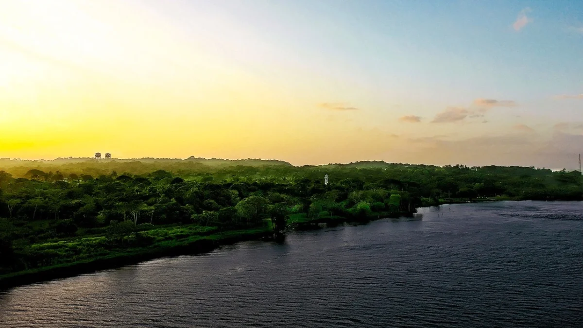 El Canal de Panamá en 2026: dos presiones distintas, y por qué se confunden